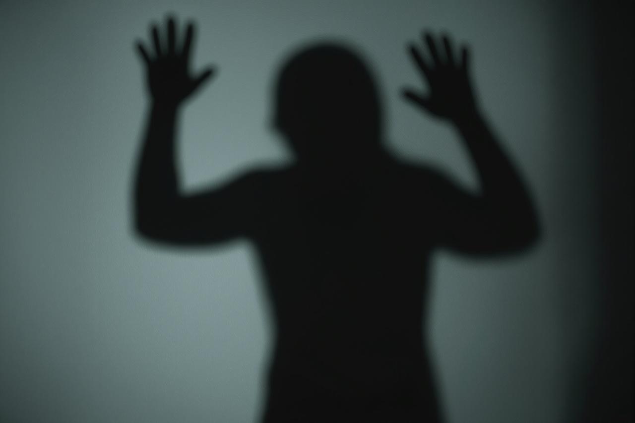 疑似某男星家暴视频流出， wife 身上伤痕清晰可见